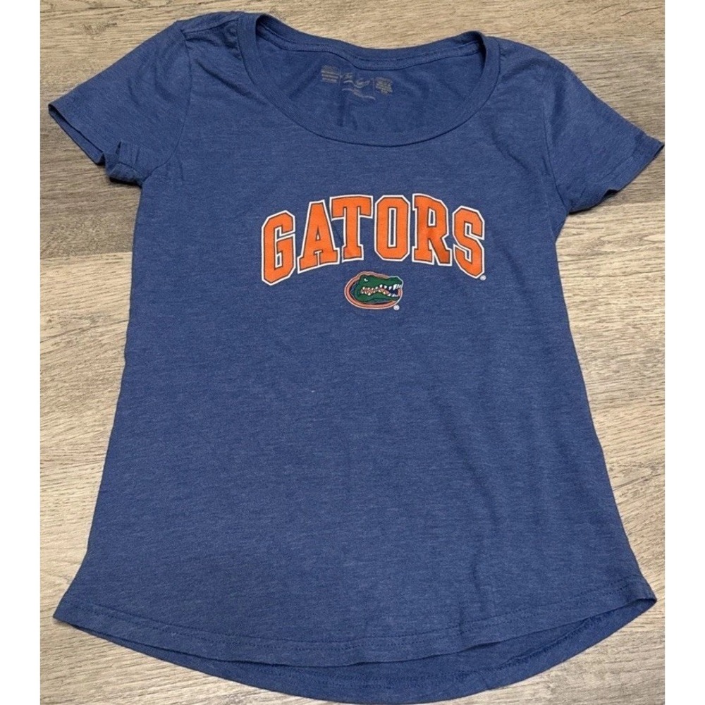 Florida gators NCAA women's small T-shirt‎ By The Victory College School Chomp